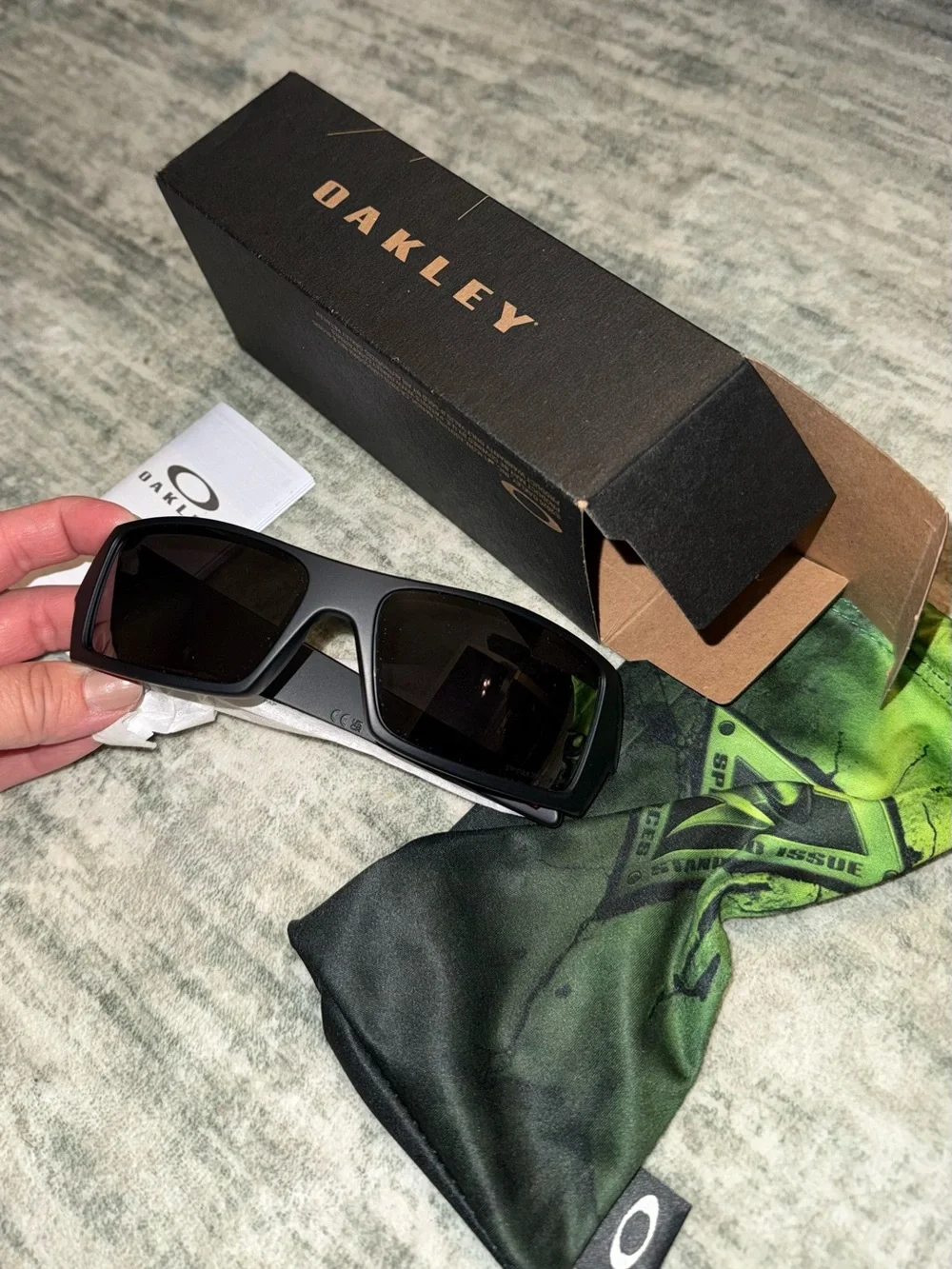 Oakley GASCAN matte Black Rectangular Sunglasses with Dark polarized Lenses